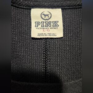 VNTG VICTORIA'S SECRET PINK THERMAL SHIRT LONG SLEEVED BLACK COLOR LIL BLING DOG